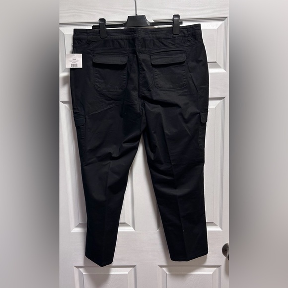 Liz Claiborne Cargo Pants - Picture 3 of 3